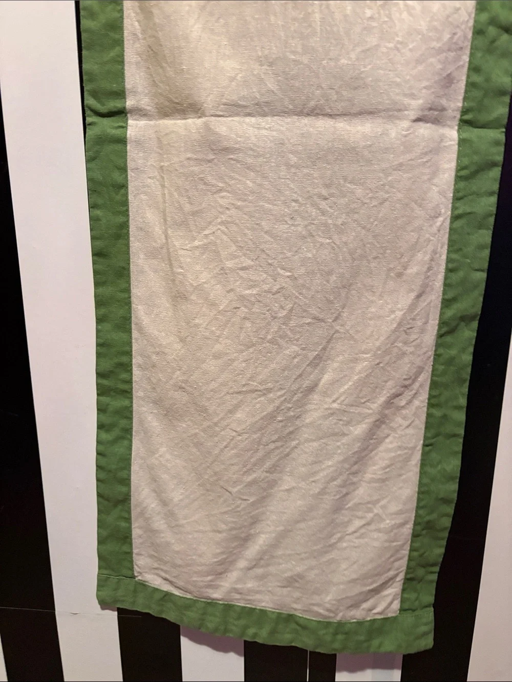 Cream w/ Green Border Cotton Table Runner Vintage Kitchen Linens Classic Home